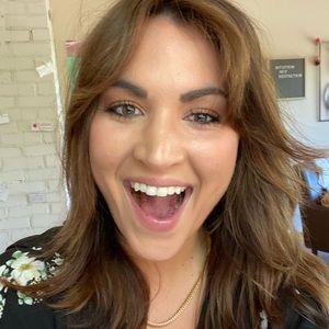 Meet your Posher, Stephanie